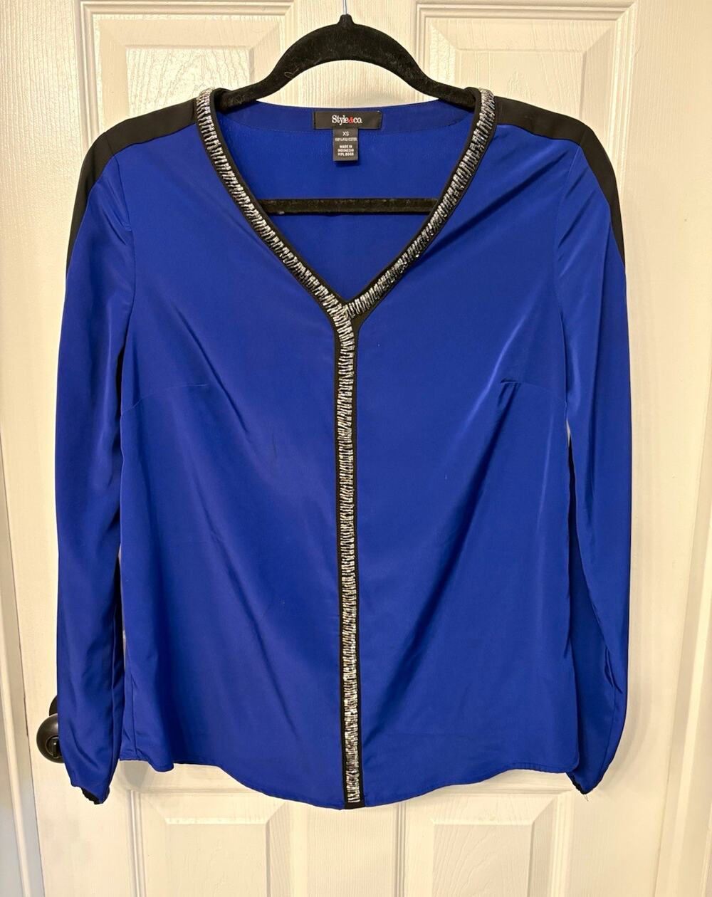 Style & Co. Women's XS Blue/Black Solid Woven Polyester V-Neck Beaded Blouse